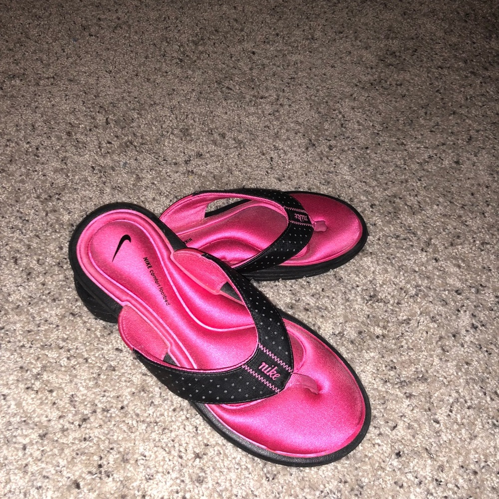 Nike flip flops